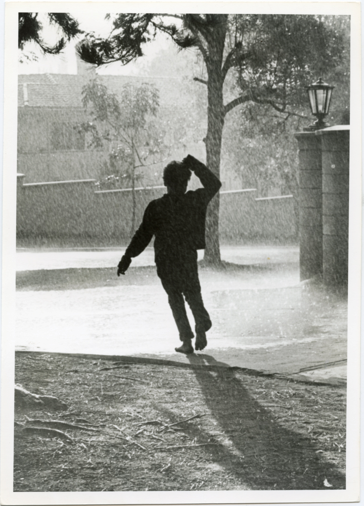 Danzando sobre la lluvia. 1965.