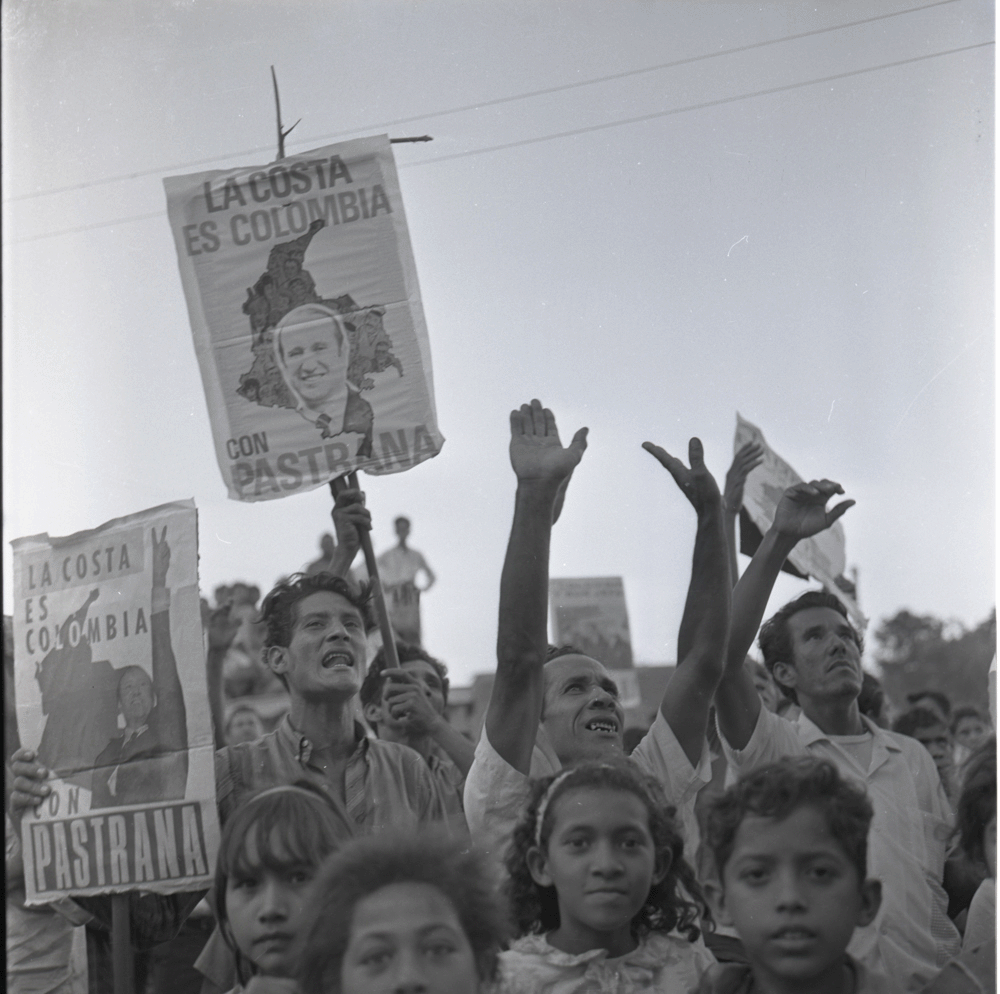 Misael Pastrana en gira por elección presidencial en la Costa Caribe colombiana. Circa 1969-70.